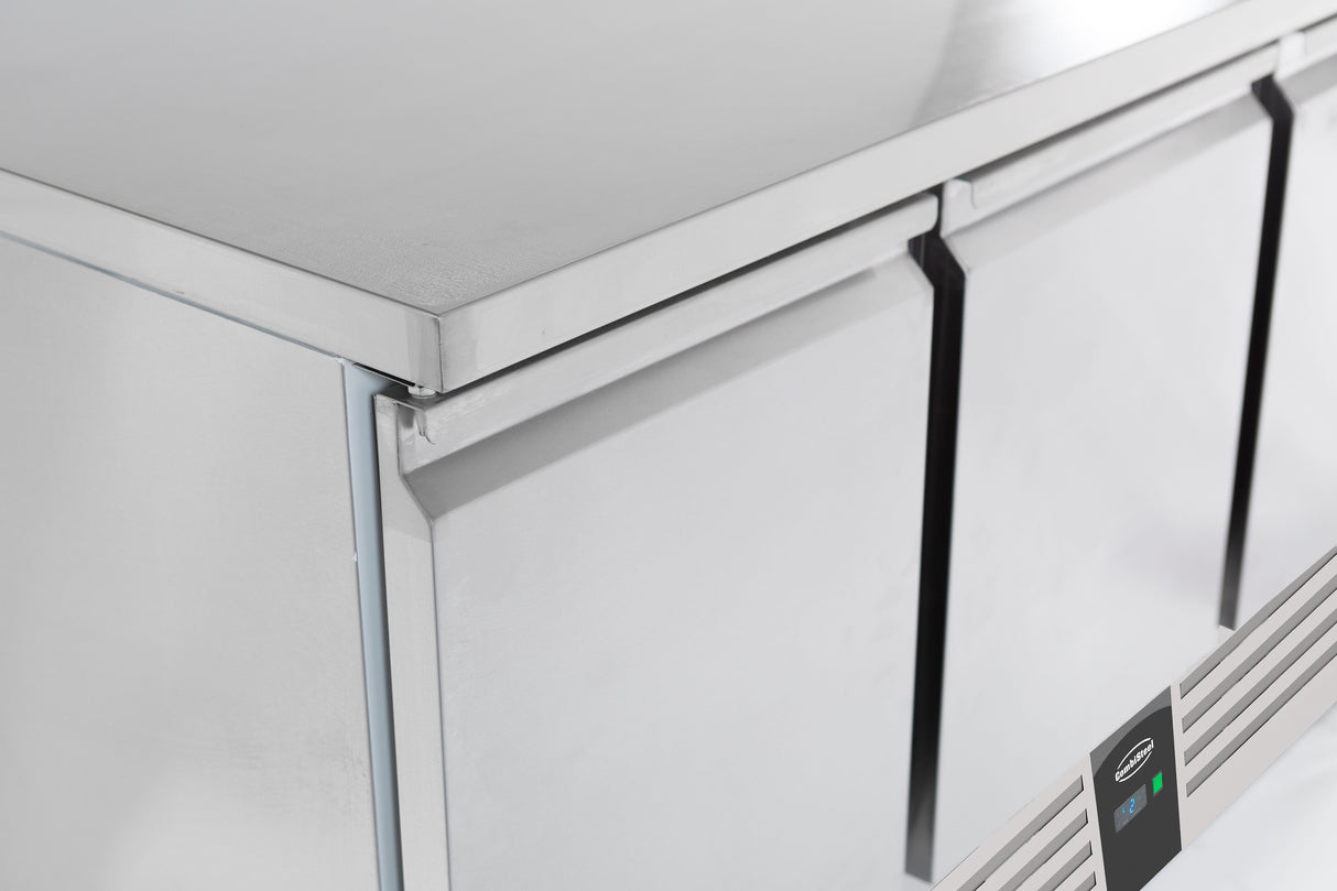 Koelwerkbank | 400L | 3 Deuren | +2°C/+8°C | Statisch met ventilator | 1365x700x875(h)mm
