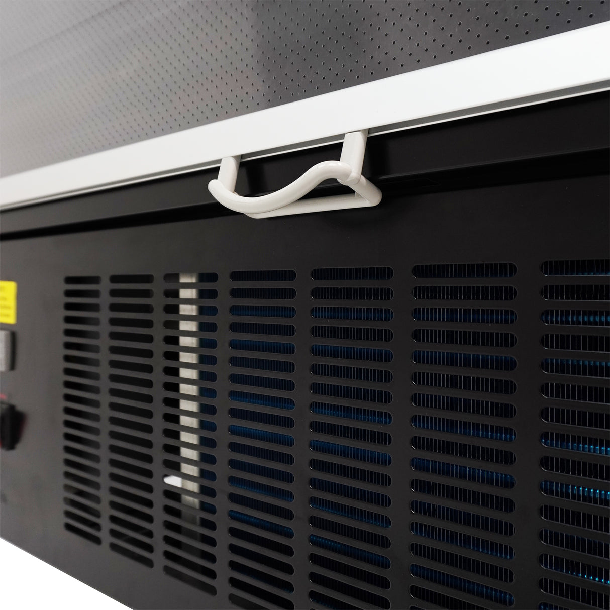 Wandkoeling zwart met nachtafdekking | 290L | 3 schappen | +2°C/+8°C | Geforceerd | 1000x660x1500(h)mm