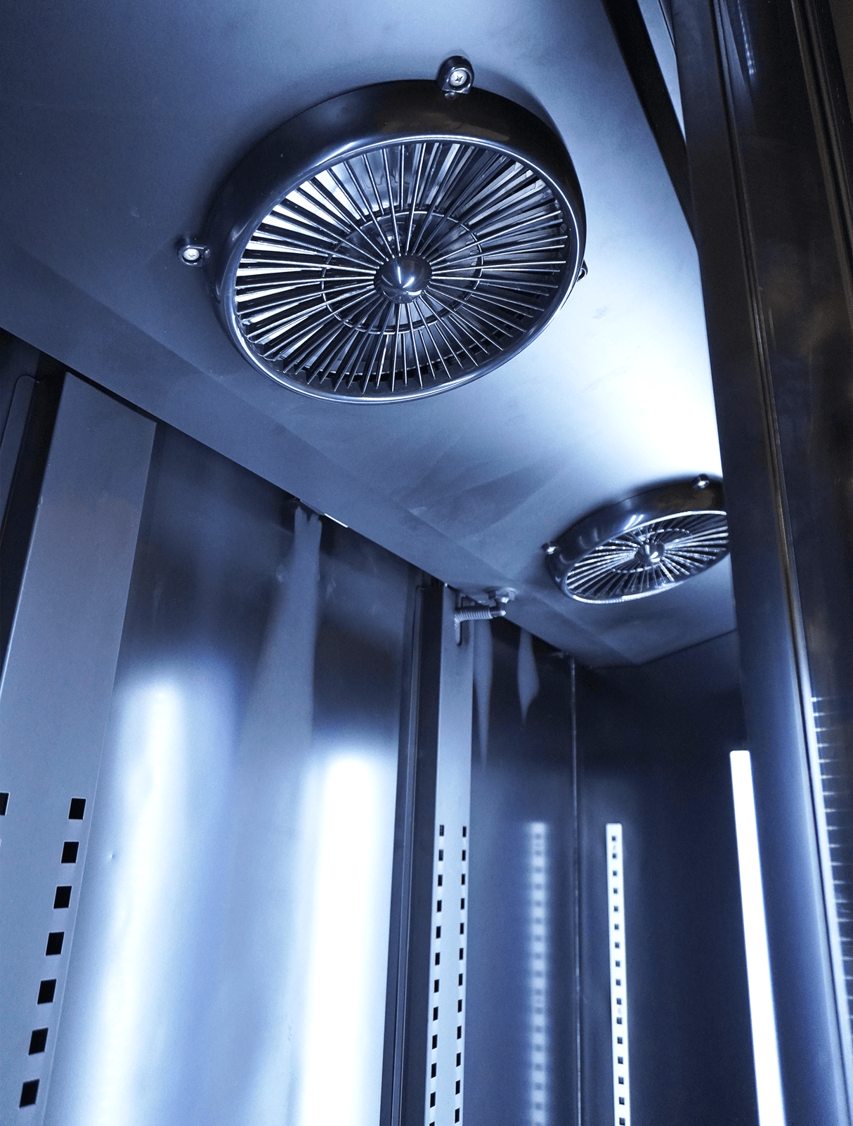 Glasdeur Koelkast | 1200L | Zwart | +2°C/+10°C | Geforceerd | Draaideuren | Anti-Condens Verwarming | 1600x600x2100(h)mm