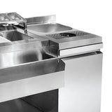 Bar-Cocktailstation | Spoelbak met Glazenspoeler | IJs-Ingrediëntenbakken met Flessenrek | GN-Bakhouder | Snijplank met Afvalgat | 1 Deur | Open Vak met Verrijdbare Afvalbak | Achteropstand | 1790x700x875/990(h)mm