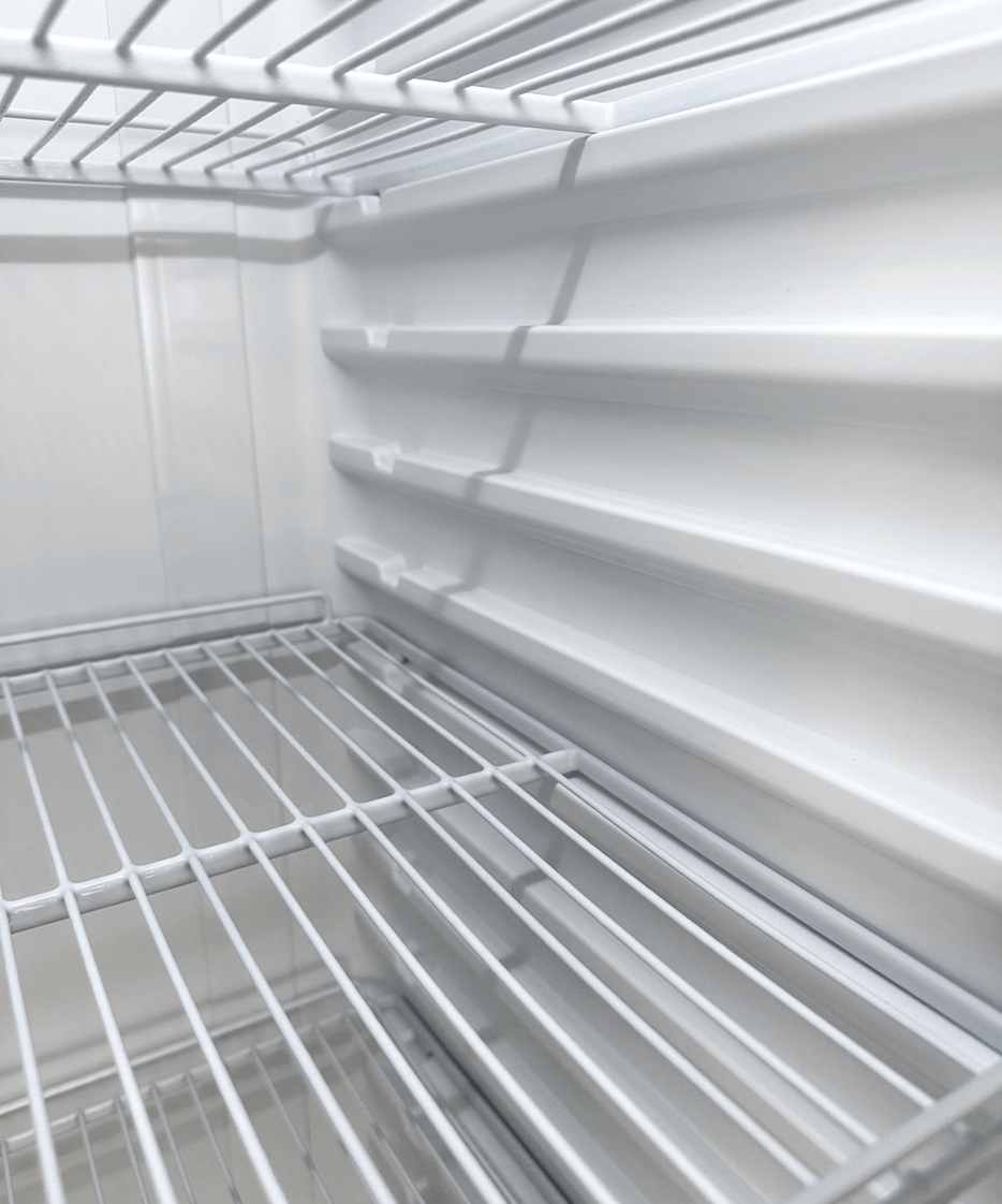 Glasdeur Koelkast | Laag Model | 240L | Zwart | +1°C/+10°C | Geforceerd | Wielen | 540x560x1525(h)mm