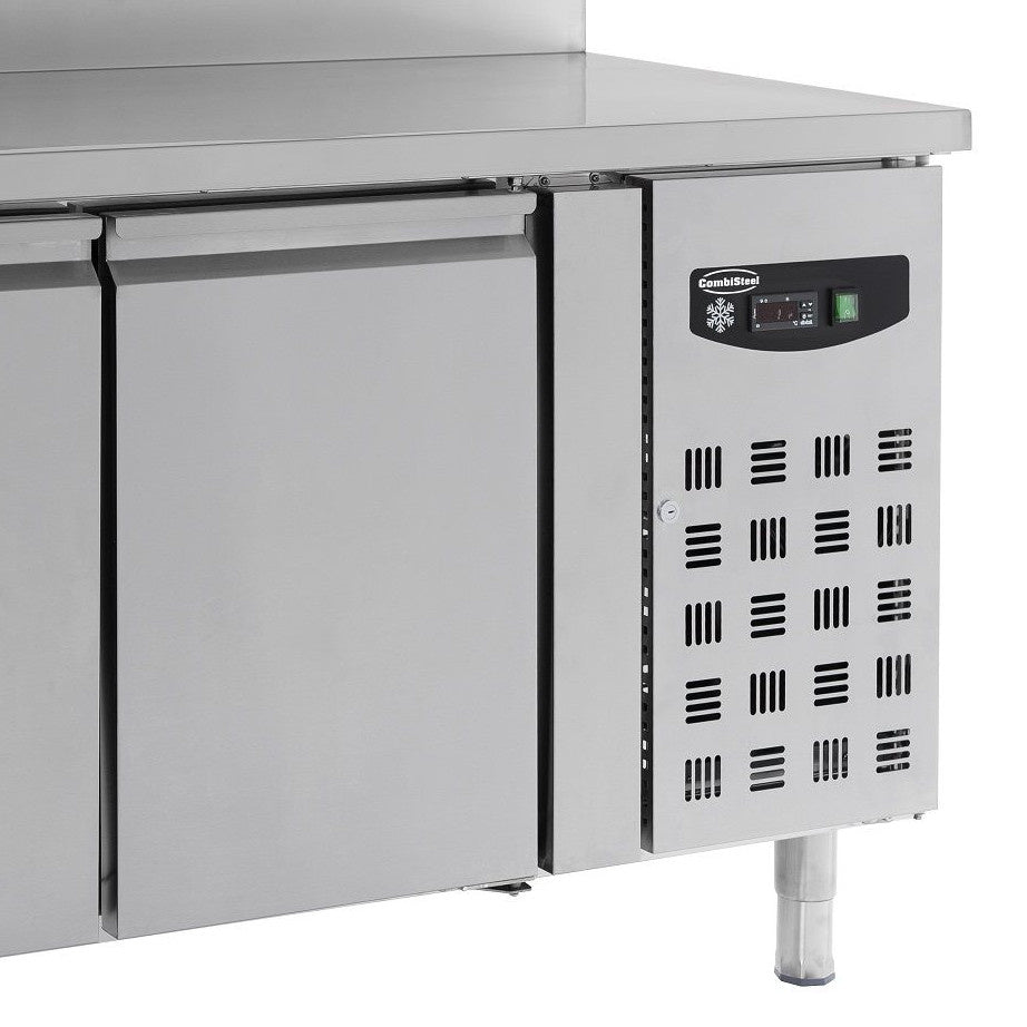 Combisteel Koelwerkbank | Opstaande Rand | 616L | 4 Deuren | +2°C/+8°C | Geforceerd | 2230x700x850/950(h)mm | 7450.0784