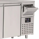 Combisteel Koelwerkbank Hoog Model | Opstaande Rand | 632L | 3 Deuren + Afkloplade | -2°C/+8°C | Geforceerd | 2135x600x1050(h)mm | 7489.5265