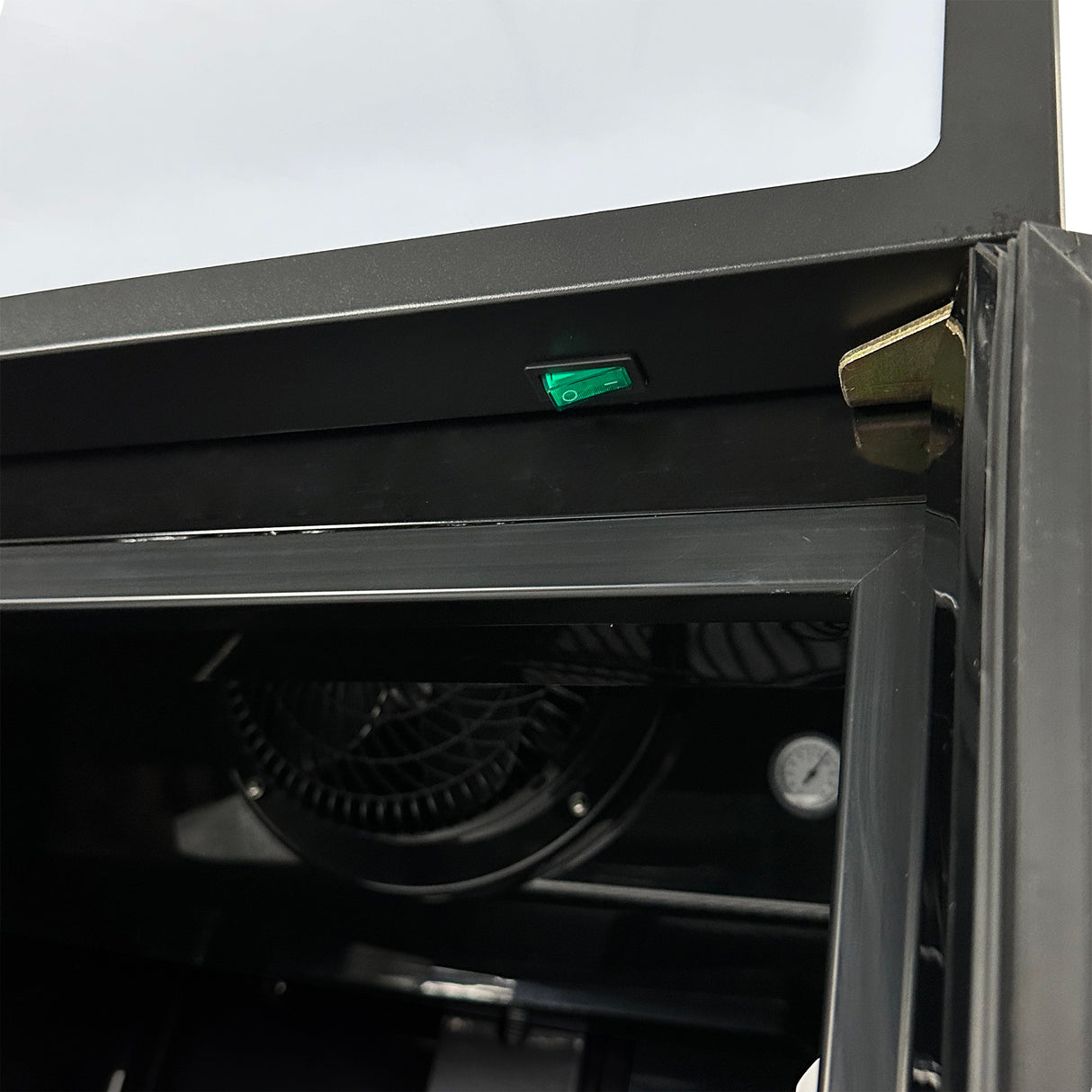 Drankenkoeling Zwart | 360L | Glasdeur | +1°C/+10°C | Geforceerd | 610x610x1973(h)mm