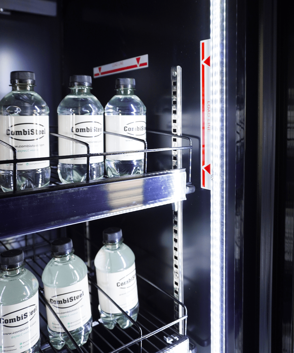Glasdeur Koelkast | 1600L | Zwart | 0°C/+10°C | Geforceerd | Draaideuren | 1880x705x2050(h)mm