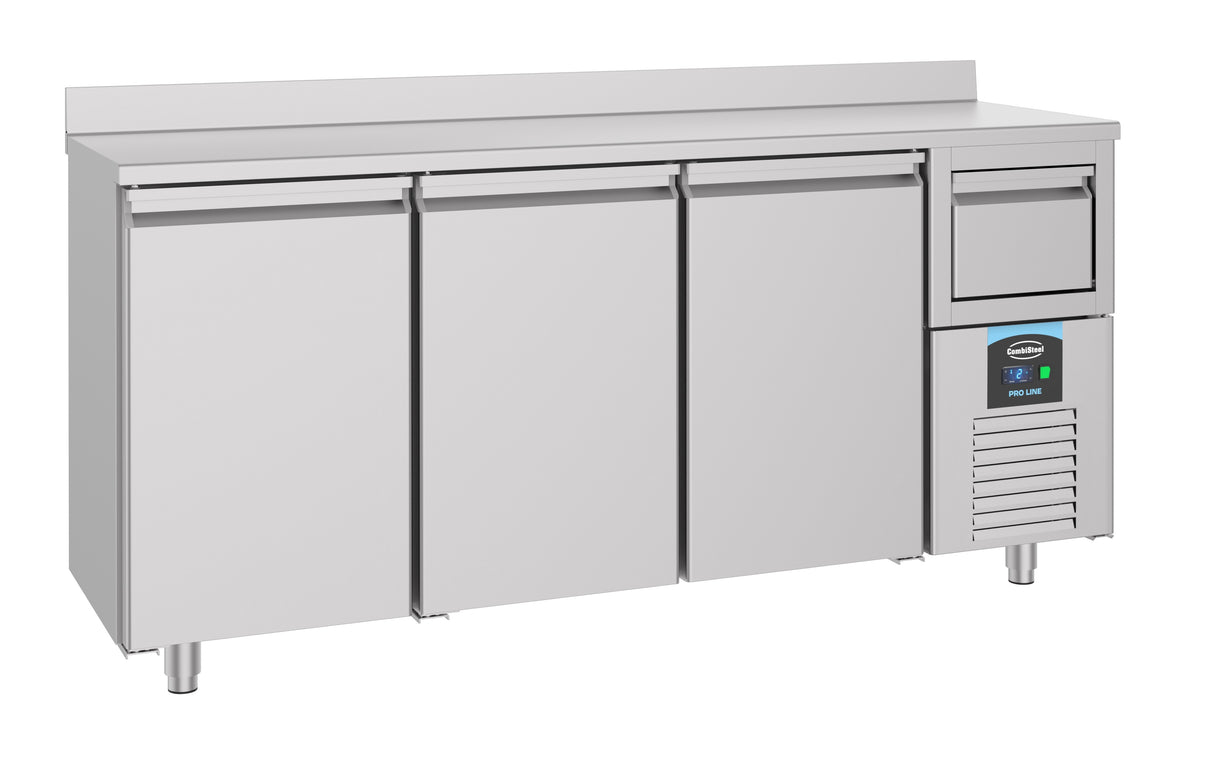 Koelwerkbank Hoog Model | Opstaande Rand | 632L | 3 Deuren + Afkloplade | -2°C/+8°C | Geforceerd | 2135x600x1050(h)mm