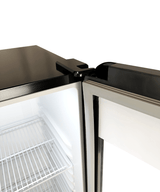 Glasdeur Koelkast | Laag Model | 240L | Zwart | +1°C/+10°C | Geforceerd | Wielen | 540x560x1525(h)mm