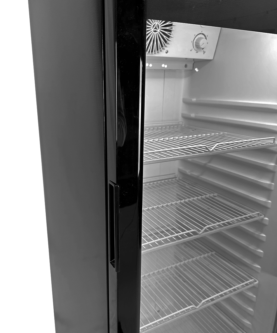 Glasdeur Koelkast | Laag Model | 240L | Zwart | +1°C/+10°C | Geforceerd | Wielen | 540x560x1525(h)mm