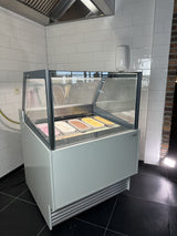 Schepijsvitrine KOMODO | 189L | 6x 5L | -16°C/-18°C | Geforceerd | 910x880x1300(h)mm